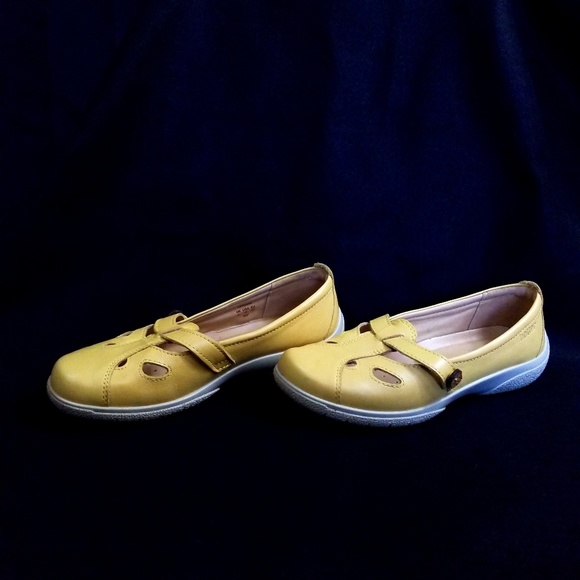 hotter yellow shoes
